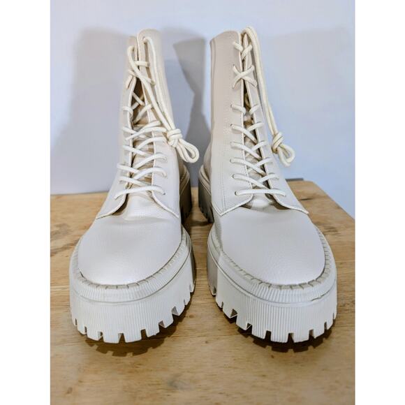 Arezzo Maya Panacota Cream Faux Leather Lug Sole Combat Boots Women’s 9B - Picture 2 of 8